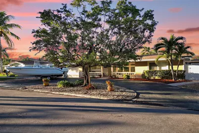 2585 SE 3rd Street, Pompano Beach, FL 33062 - Photo 2