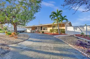 2585 SE 3rd St, Pompano Beach, FL 33062 - Photo 1