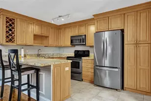 2070 SW 90th Ave, Davie, FL 33324 - Photo 8