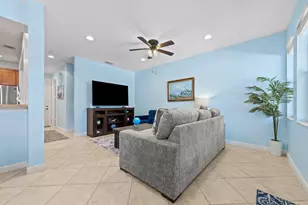 580 Pacific Grove Dr, West Palm Beach, FL 33401 - Photo 12