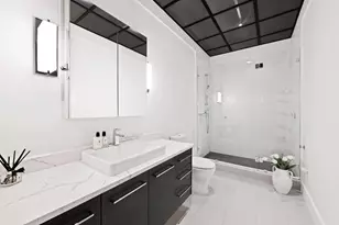 425 N Andrews Ave, Fort Lauderdale, FL 33301 - Photo 12