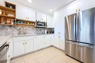 2311 S Cypress Bend Dr, Pompano Beach, FL 33069 - Photo 2