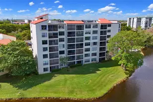 2311 S Cypress Bend Dr, Pompano Beach, FL 33069 - Photo 24