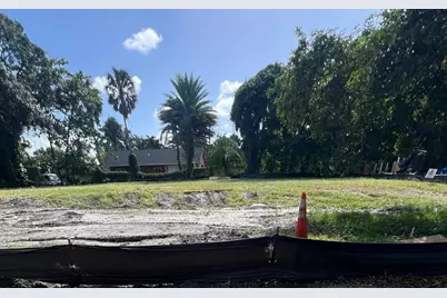 2950 SW 17th Place, Fort Lauderdale, FL 33312 - Photo 2