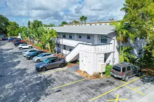 2741 NE 8th Ave, Wilton Manors, FL 33334 - Photo 32