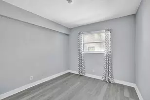 2741 NE 8th Ave, Wilton Manors, FL 33334 - Photo 10