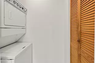 241 SE 11th Ave, Pompano Beach, FL 33060 - Photo 8