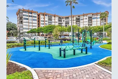 1100 Saint Charles Place #521, Pembroke Pines, FL 33026 - Photo 28