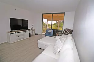 1100 St Charles Pl, Pembroke Pines, FL 33026 - Photo 14