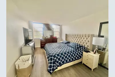 1100 Saint Charles Place #521, Pembroke Pines, FL 33026 - Photo 16