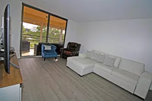 1100 St Charles Pl, Pembroke Pines, FL 33026 - Photo 20