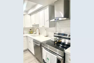 1100 Saint Charles Place #521, Pembroke Pines, FL 33026 - Photo 8