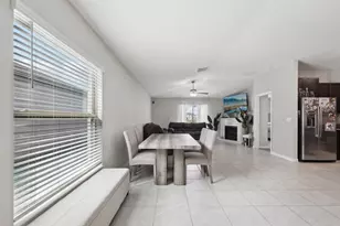 16621 Sunburst Lake St, Wimauma, FL 33598 - Photo 4