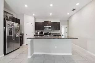16621 Sunburst Lake St, Wimauma, FL 33598 - Photo 10