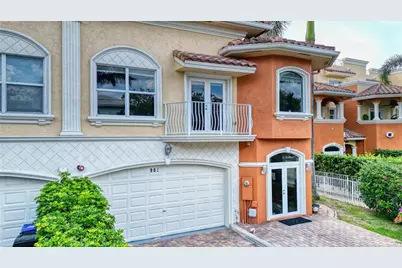 903 NE 17th Way #104, Fort Lauderdale, FL 33304 - Photo 2