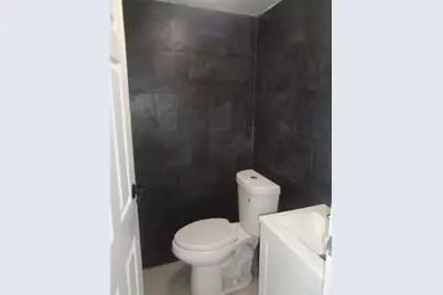 2323 NW 19th Street, Fort Lauderdale, FL 33311 - Photo 10