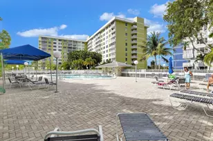 4400 Hillcrest Dr, Hollywood, FL 33021 - Photo 36