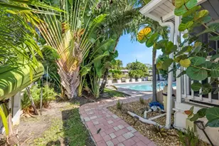 1771 NE 35th St, Oakland Park, FL 33334 - Photo 20