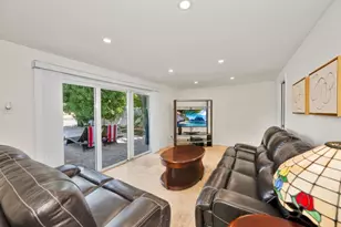 1771 NE 35th St, Oakland Park, FL 33334 - Photo 10