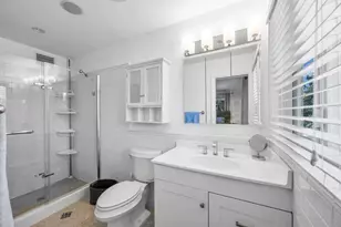 1771 NE 35th St, Oakland Park, FL 33334 - Photo 12