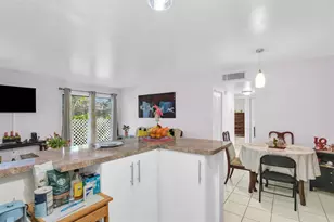 935 NE 199th St, Miami, FL 33179 - Photo 18