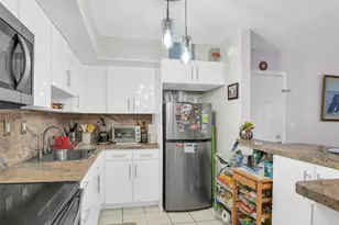 935 NE 199th St, Miami, FL 33179 - Photo 16