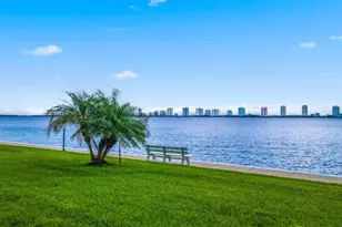 301 Lake Shore Dr, Lake Park, FL 33403 - Photo 36