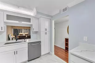 3955 N Nob Hill Rd, Sunrise, FL 33351 - Photo 10