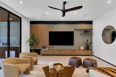 727 NE 17th Way, Fort Lauderdale, FL 33304 - Photo 4