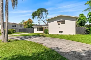1215 NE 200th St, Miami, FL 33179 - Photo 2