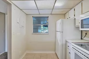 9440 Poinciana Pl, Davie, FL 33324 - Photo 10