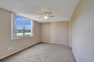 9440 Poinciana Pl, Davie, FL 33324 - Photo 14