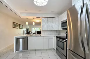 4301 Martinique Cir, Pompano Beach, FL 33066 - Photo 2