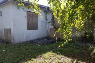 2605 NW 13th Ct, Fort Lauderdale, FL 33311 - Photo 4