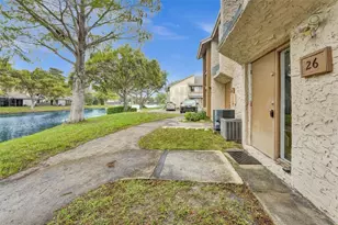 26 Wimbledon Lake Unit, Plantation, FL 33324 - Photo 2