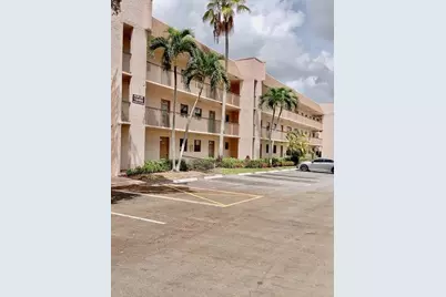 10466 Sunrise Lakes Boulevard #307, Sunrise, FL 33322 - Photo 2