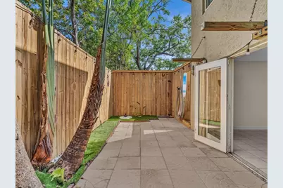 499 SE 13th Street #8E, Fort Lauderdale, FL 33316 - Photo 1