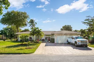 906 NW 83rd Dr, Coral Springs, FL 33071 - Photo 2