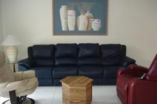 571 SW 142nd Ave, Pembroke Pines, FL 33027 - Photo 4