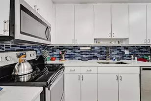 4060 N Hills Dr, Hollywood, FL 33021 - Photo 24