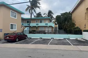 323 Monroe St, Hollywood, FL 33019 - Photo 2