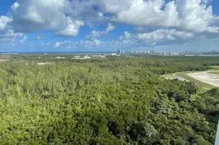 14951 Royal Oaks Ln, North Miami, FL 33181 - Photo 10