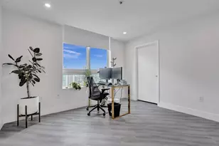 1900 N Bayshore Dr, Miami, FL 33132 - Photo 20