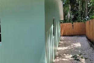 1010 NW 3rd Ave, Hallandale Beach, FL 33009 - Photo 4