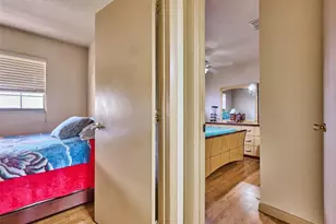 33 Spinning Wheel Ln, Tamarac, FL 33319 - Photo 30