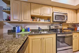 33 Spinning Wheel Ln, Tamarac, FL 33319 - Photo 38