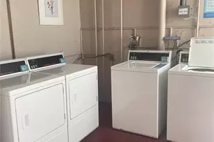 2821 Somerset Dr, Fort Lauderdale, FL 33311 - Photo 16