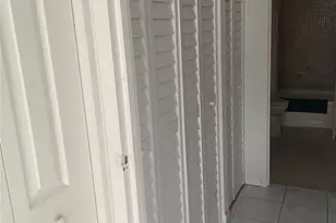 2821 Somerset Dr, Fort Lauderdale, FL 33311 - Photo 8