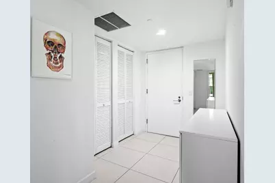 31 SE 6th Street #2002, Miami, FL 33131 - Photo 12