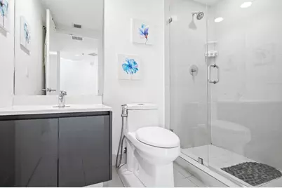 31 SE 6th Street #2002, Miami, FL 33131 - Photo 10